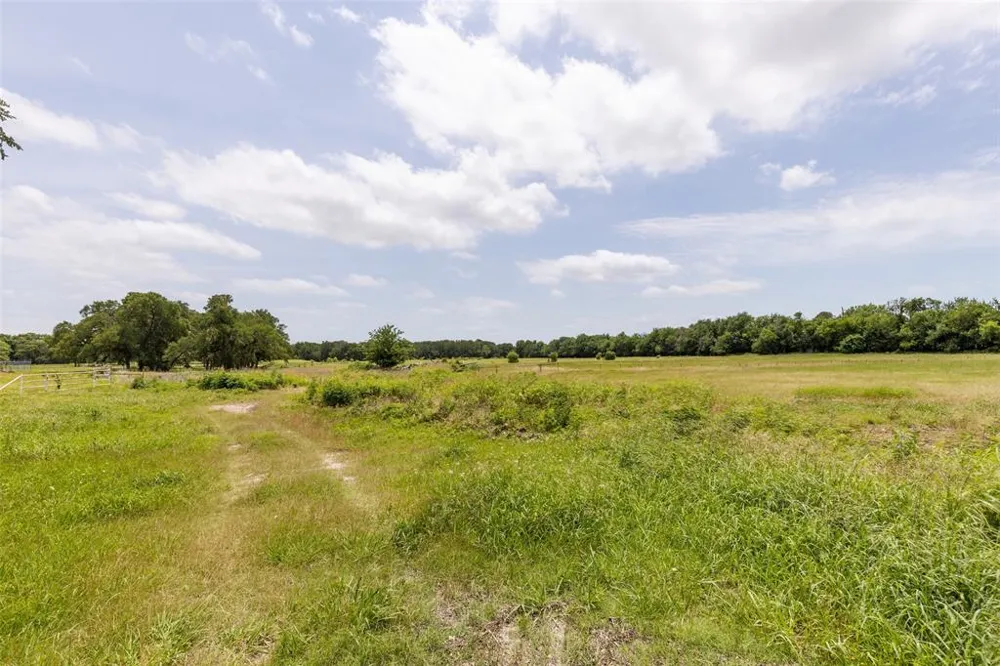 1001 S Highway 377 Pilot Point, TX 76258