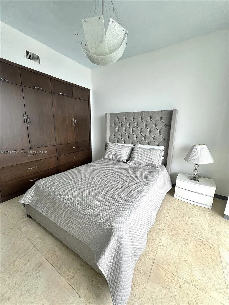 16001 Collins Ave #1705 Sunny Isles Beach, FL 33160