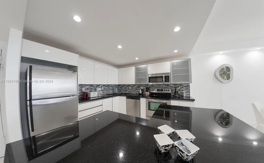 5601 Collins Ave #1603 Miami Beach, FL 33140