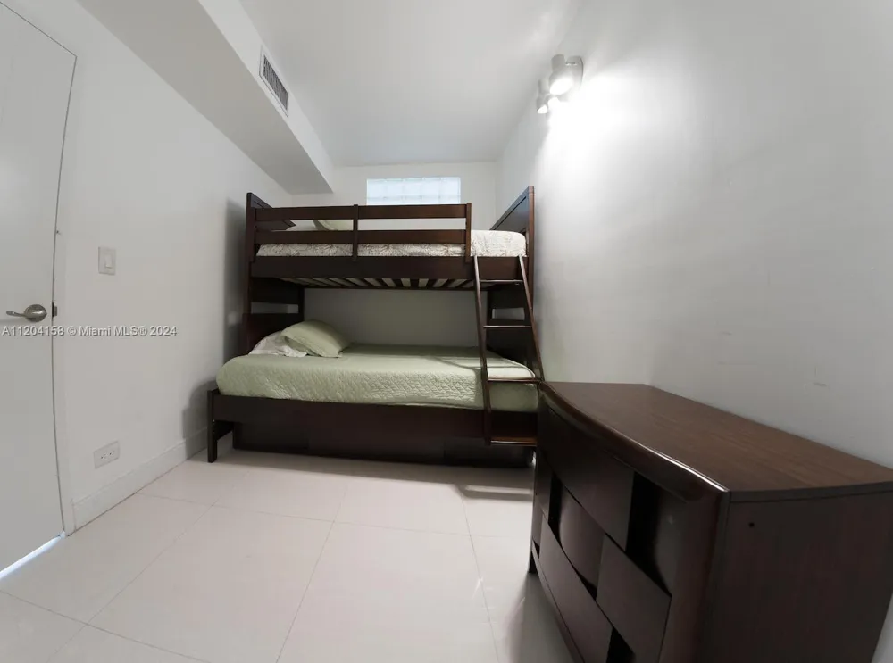 5601 Collins Ave #1603 Miami Beach, FL 33140