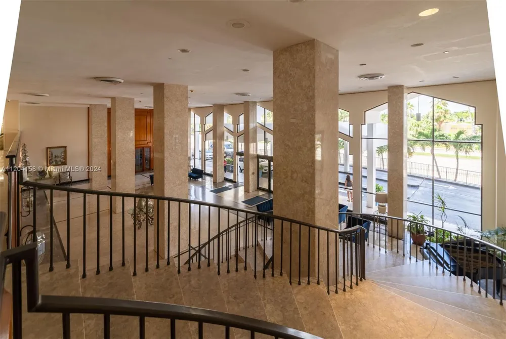 5601 Collins Ave #1603 Miami Beach, FL 33140