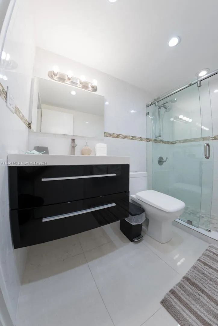 5601 Collins Ave #1603 Miami Beach, FL 33140
