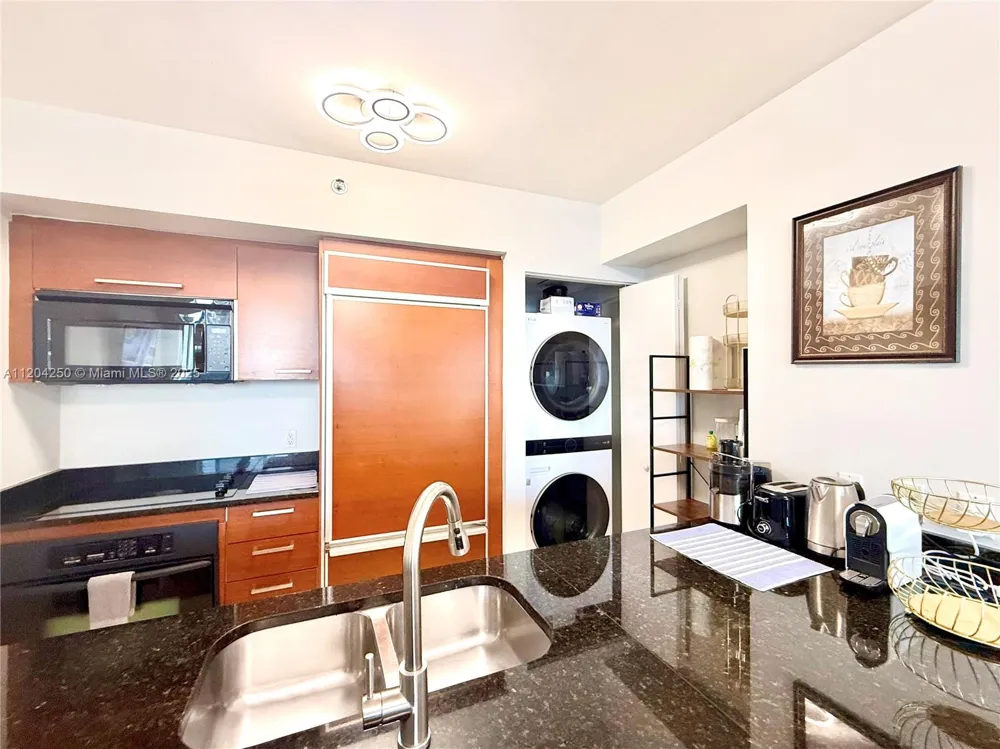 1830 S Ocean Dr #1709 Hallandale Beach, FL 33009