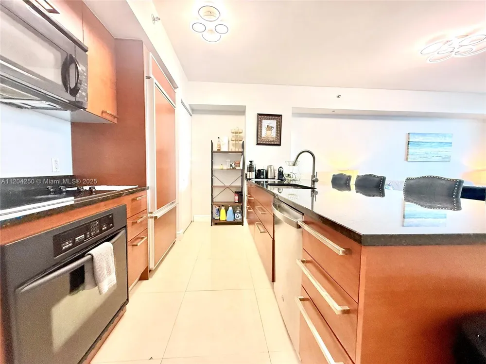 1830 S Ocean Dr #1709 Hallandale Beach, FL 33009