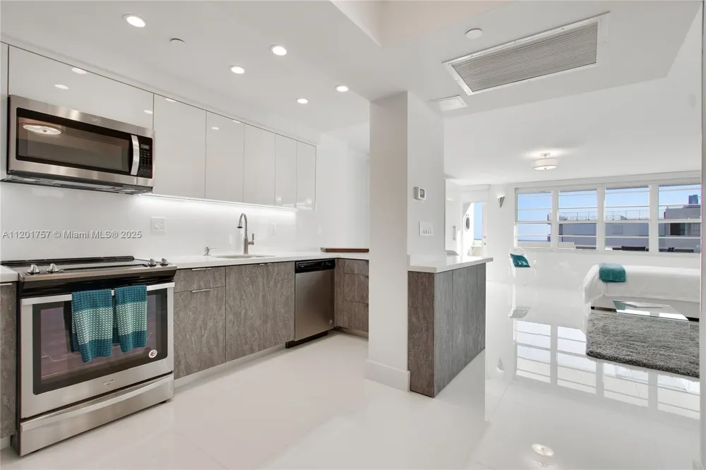 100 Lincoln Rd #940 Miami Beach, FL 33139