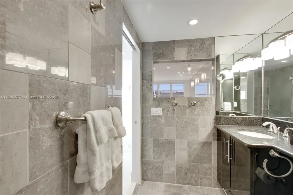 100 Lincoln Rd #940 Miami Beach, FL 33139