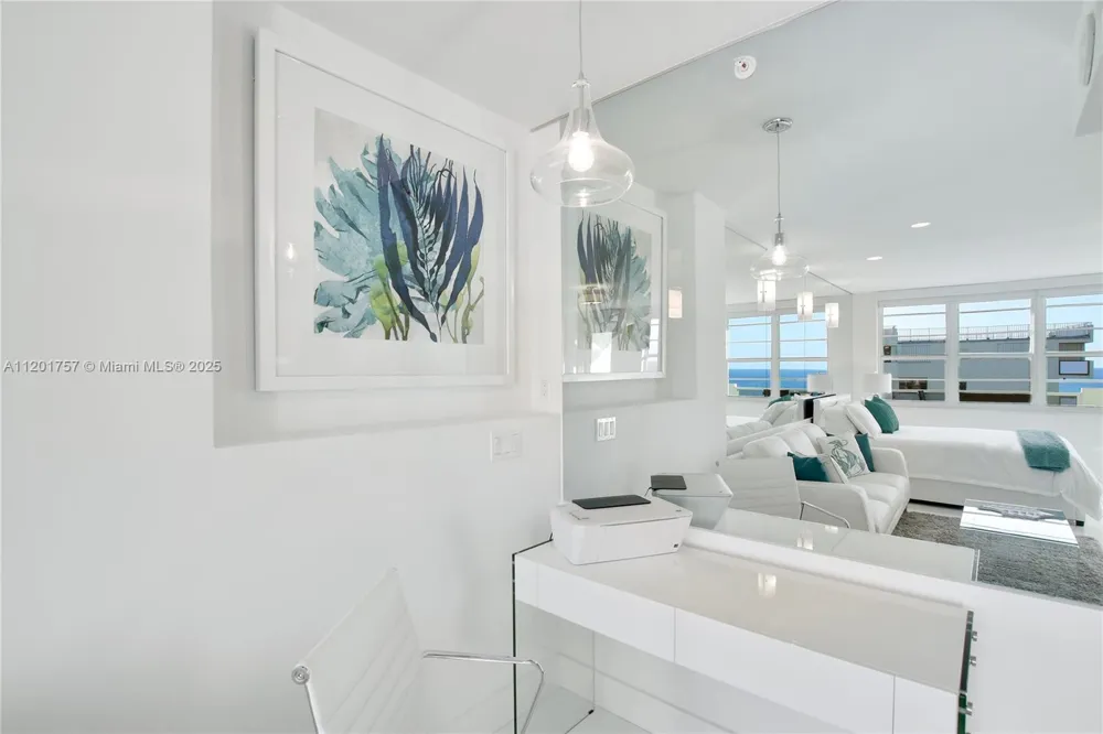 100 Lincoln Rd #940 Miami Beach, FL 33139