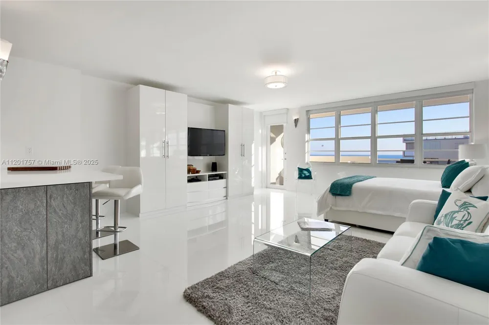 100 Lincoln Rd #940 Miami Beach, FL 33139