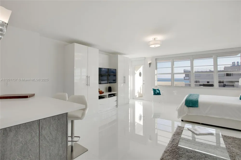 100 Lincoln Rd #940 Miami Beach, FL 33139
