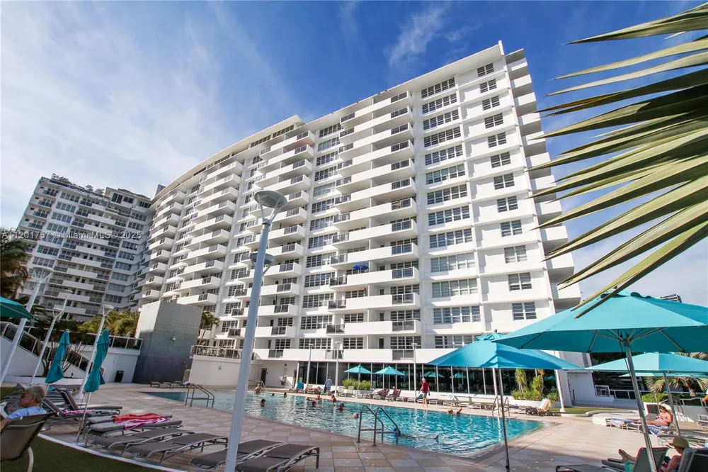 100 Lincoln Rd #940 Miami Beach, FL 33139