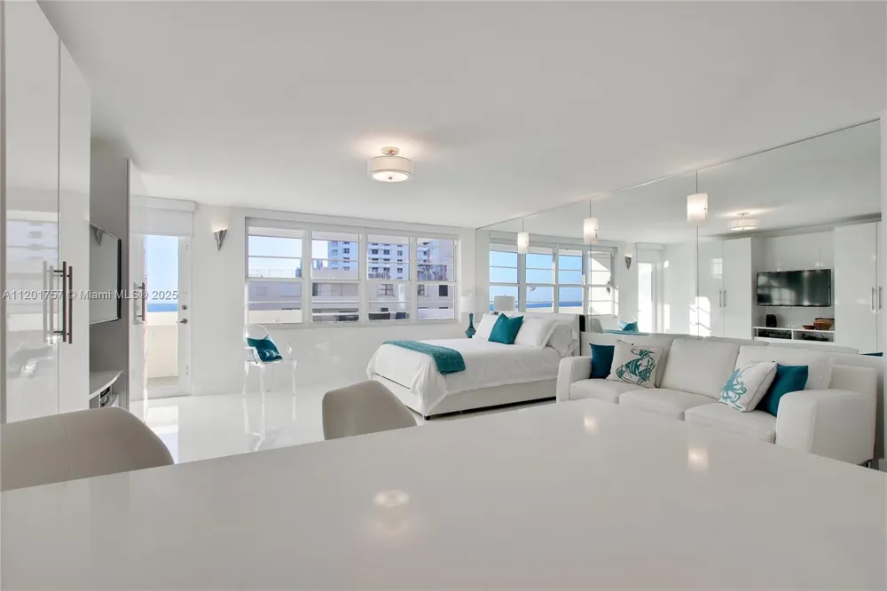 100 Lincoln Rd #940 Miami Beach, FL 33139