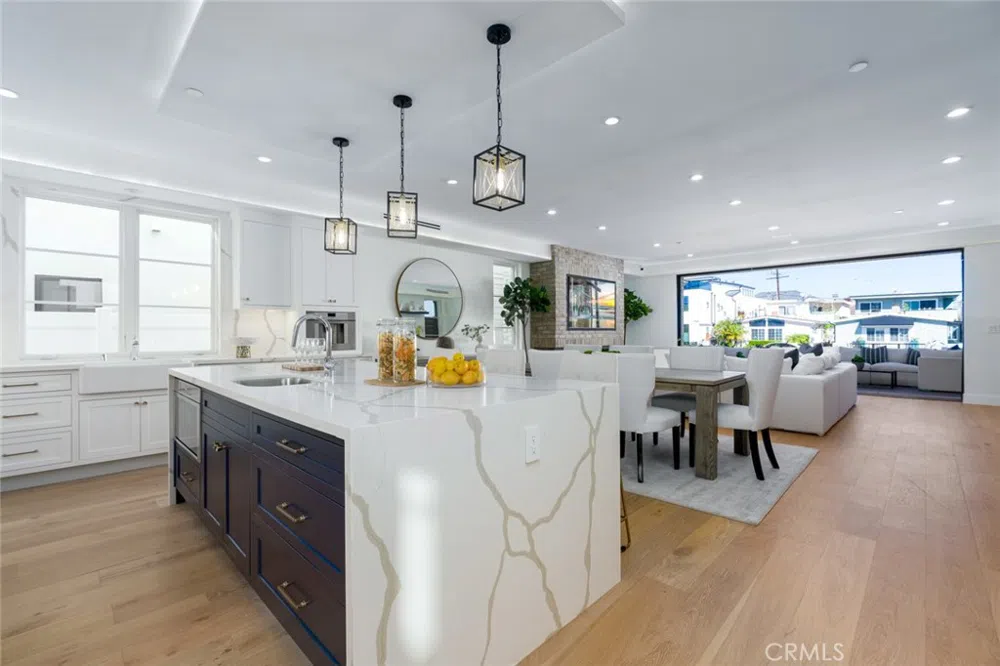 1025 W Balboa Boulevard Newport Beach, CA 92661