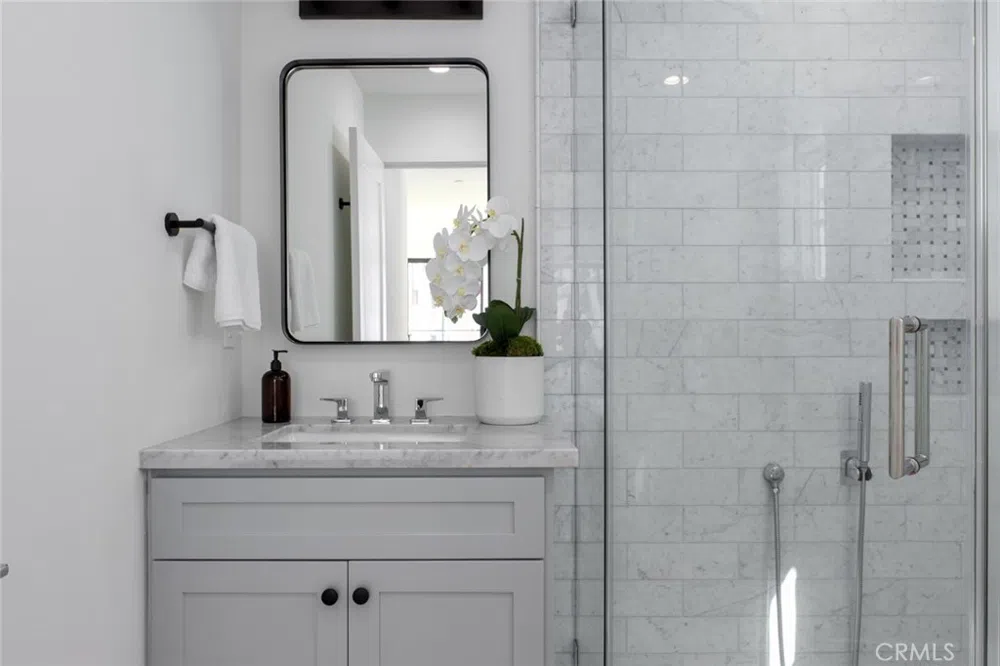 1025 W Balboa Boulevard Newport Beach, CA 92661