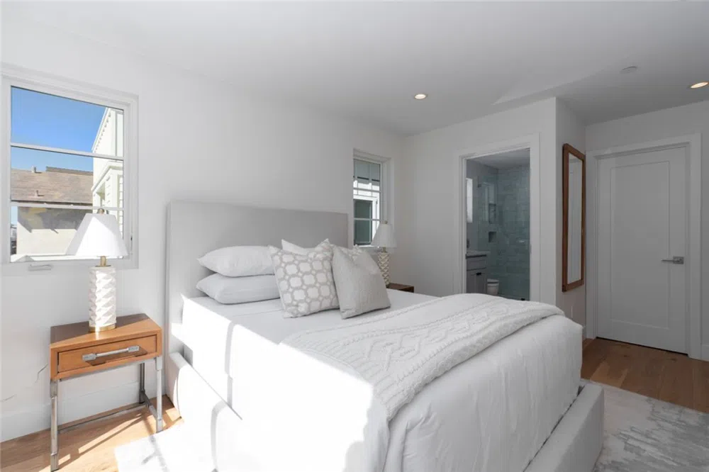 1025 W Balboa Boulevard Newport Beach, CA 92661