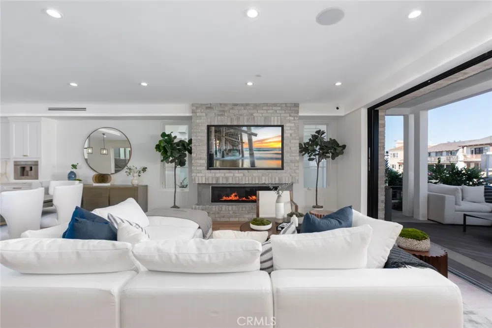 1025 W Balboa Boulevard Newport Beach, CA 92661