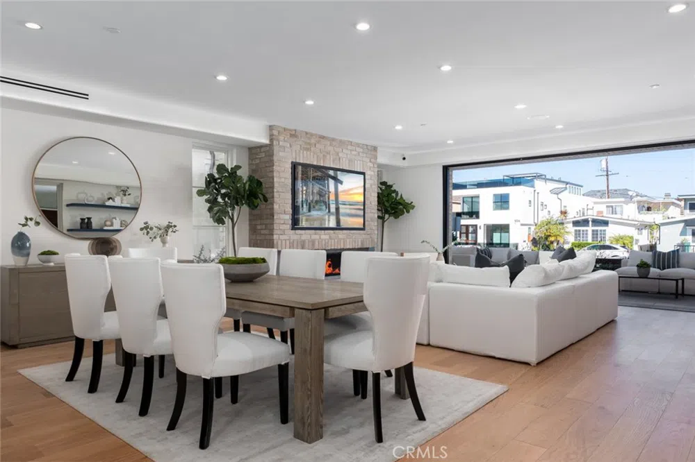 1025 W Balboa Boulevard Newport Beach, CA 92661