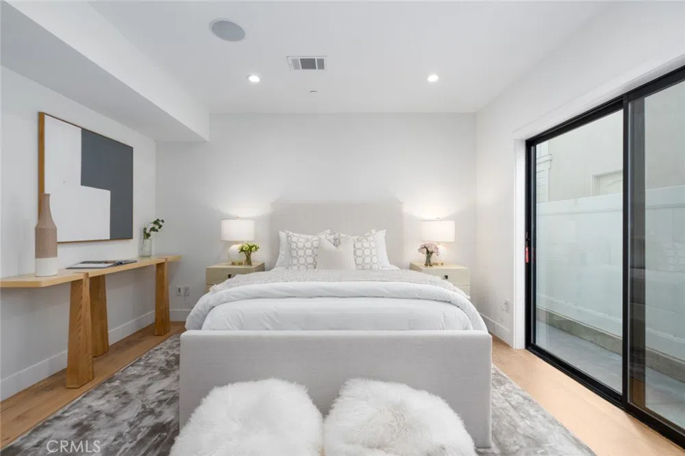 1025 W Balboa Boulevard Newport Beach, CA 92661