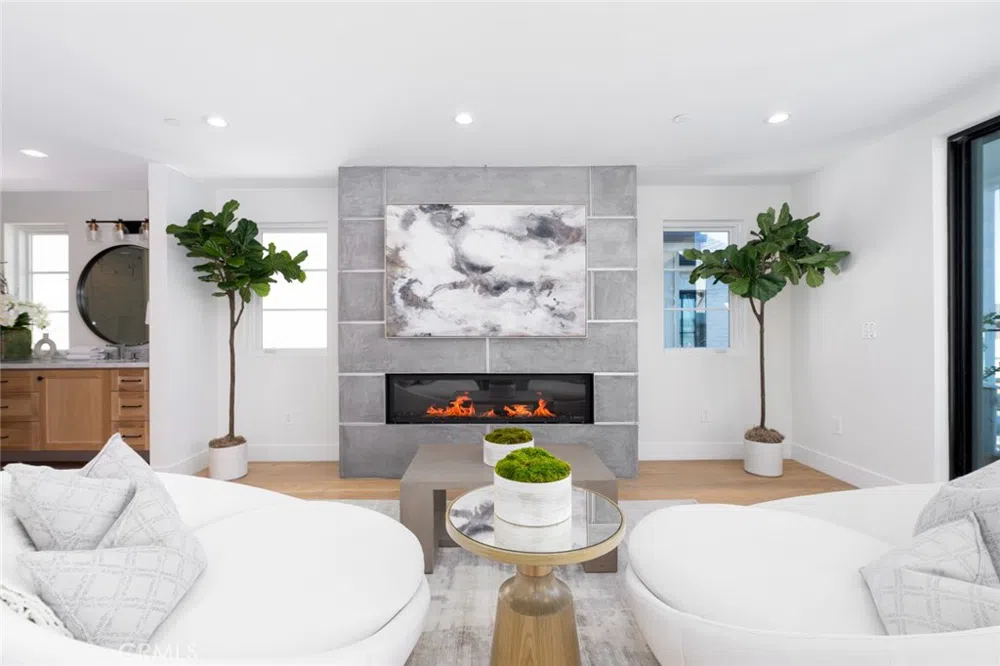 1025 W Balboa Boulevard Newport Beach, CA 92661