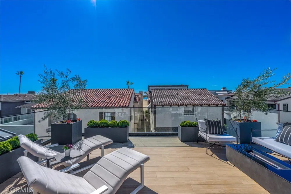 1025 W Balboa Boulevard Newport Beach, CA 92661