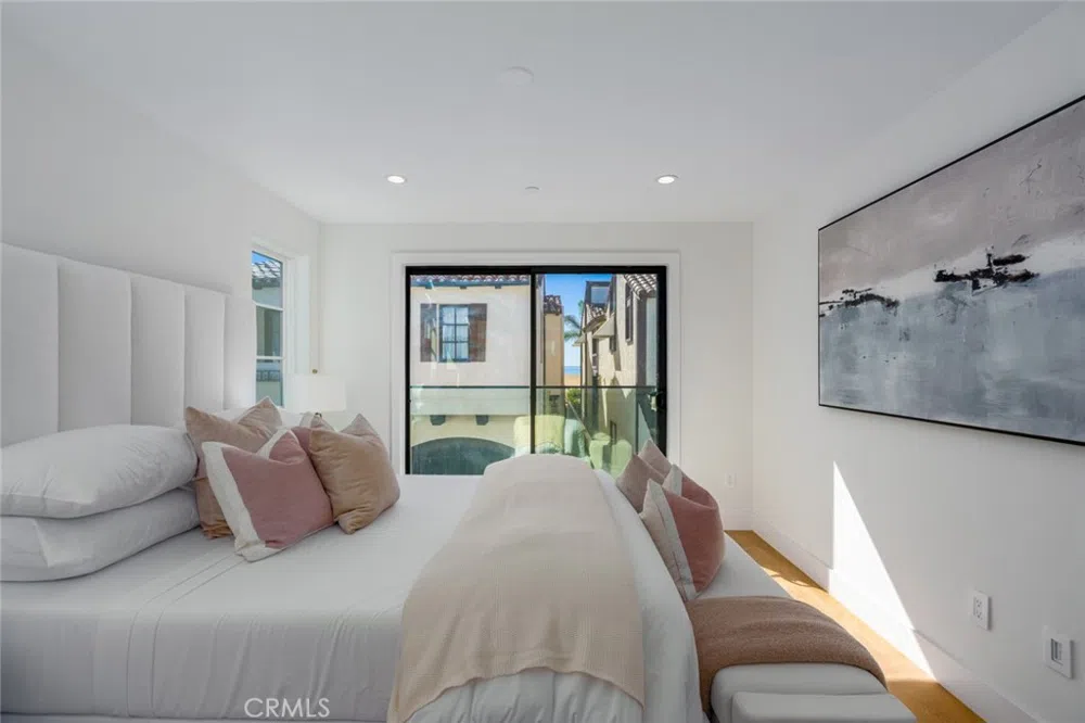 1025 W Balboa Boulevard Newport Beach, CA 92661