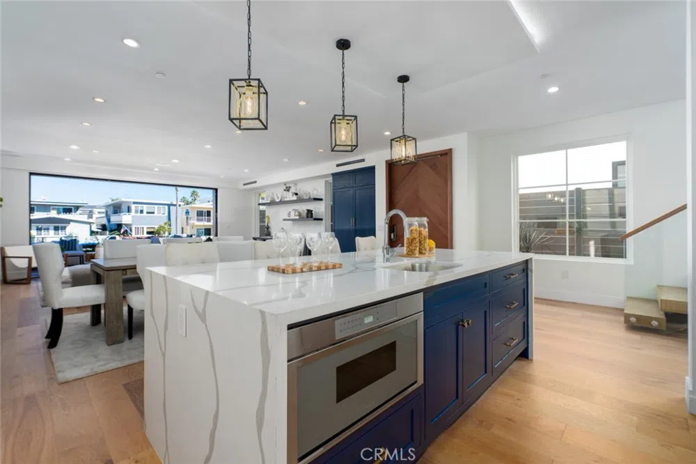 1025 W Balboa Boulevard Newport Beach, CA 92661