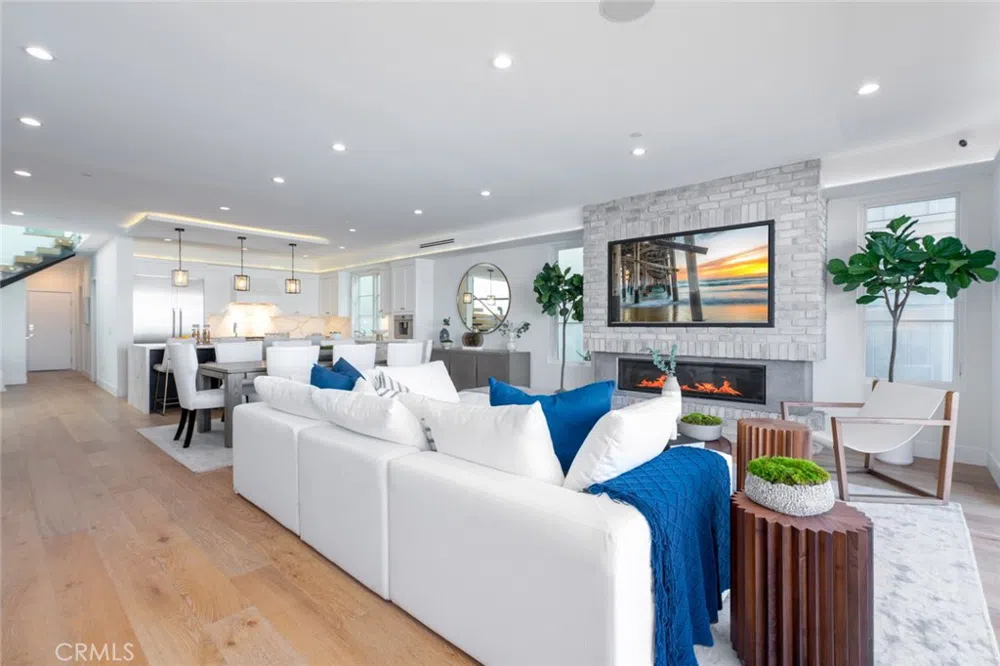 1025 W Balboa Boulevard Newport Beach, CA 92661