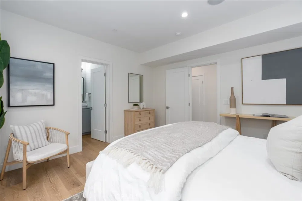 1025 W Balboa Boulevard Newport Beach, CA 92661
