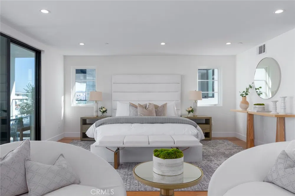 1025 W Balboa Boulevard Newport Beach, CA 92661