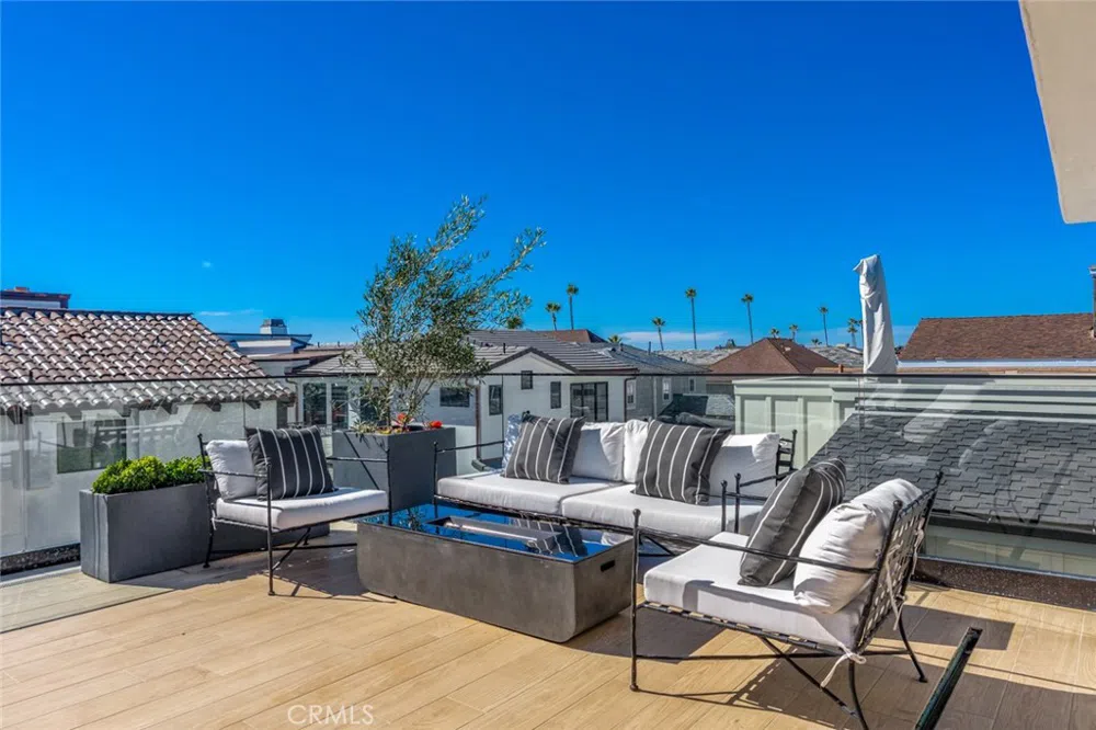 1025 W Balboa Boulevard Newport Beach, CA 92661
