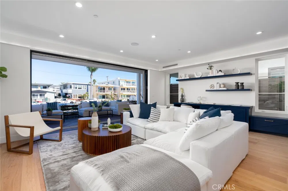 1025 W Balboa Boulevard Newport Beach, CA 92661
