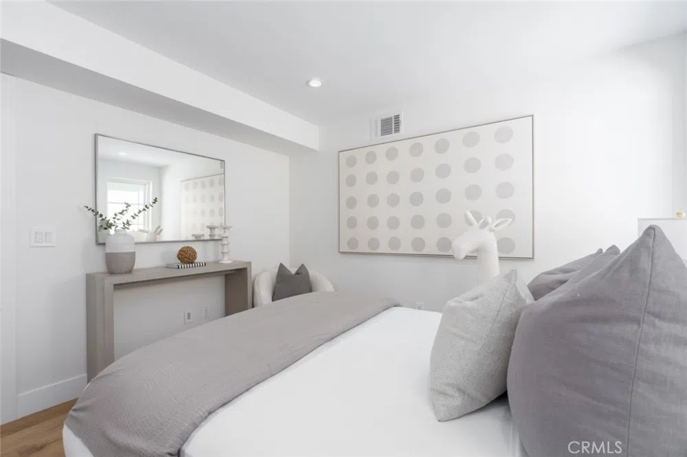 1025 W Balboa Boulevard Newport Beach, CA 92661