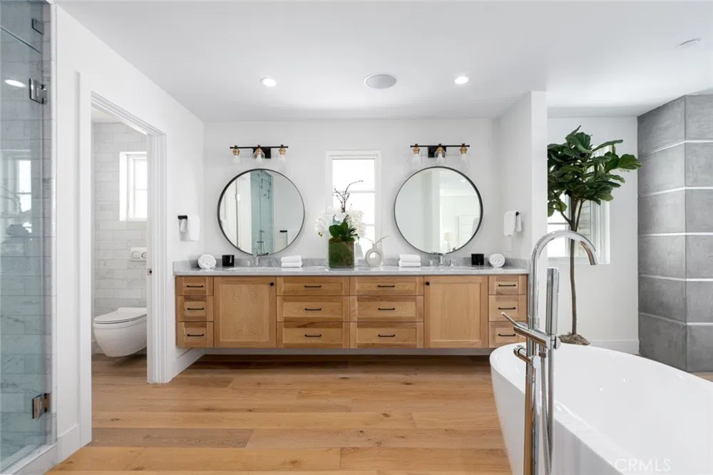 1025 W Balboa Boulevard Newport Beach, CA 92661