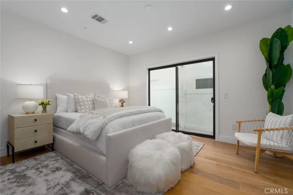 1025 W Balboa Boulevard Newport Beach, CA 92661