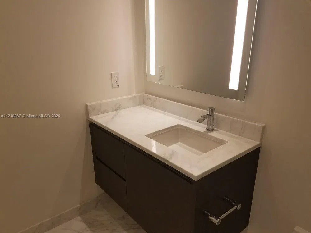 1451 Brickell Ave #1206 Miami, FL 33131