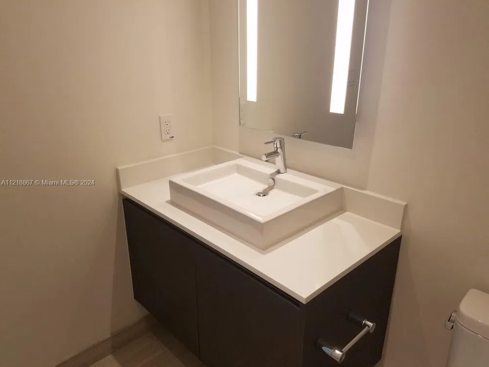 1451 Brickell Ave #1206 Miami, FL 33131