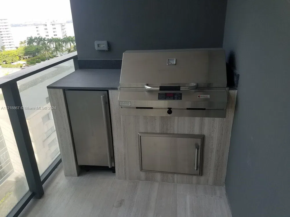 1451 Brickell Ave #1206 Miami, FL 33131