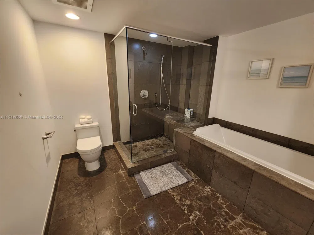 485 Brickell Ave #2504 Miami, FL 33131