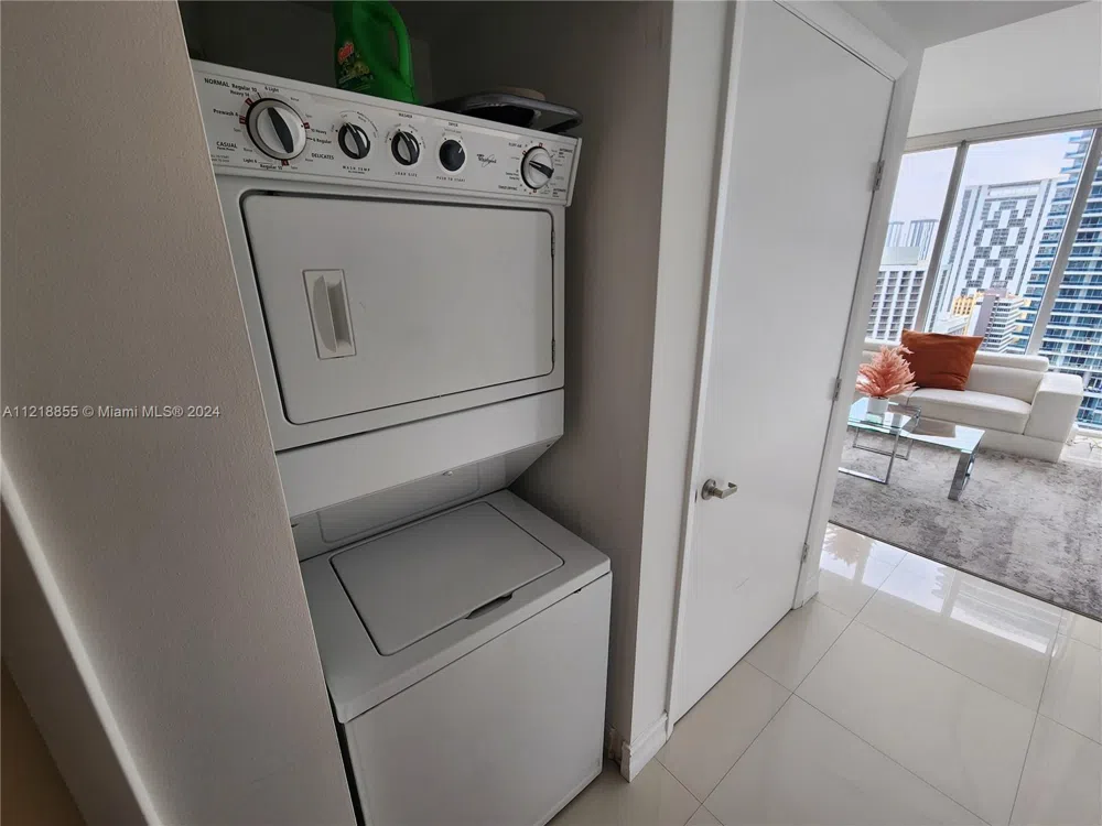 485 Brickell Ave #2504 Miami, FL 33131