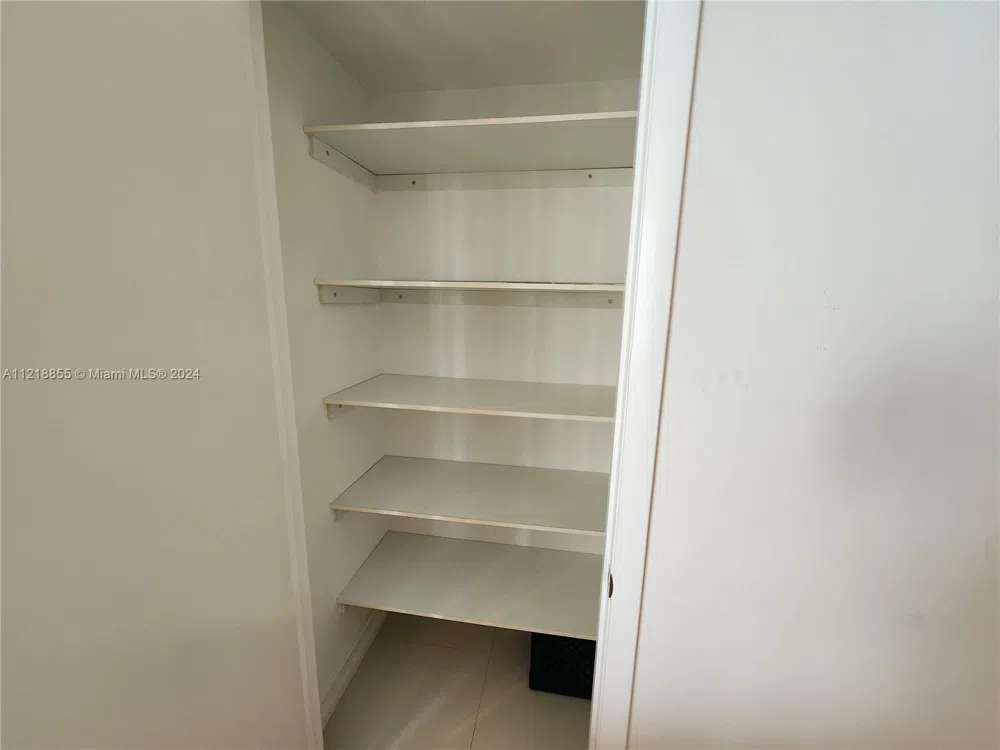 485 Brickell Ave #2504 Miami, FL 33131