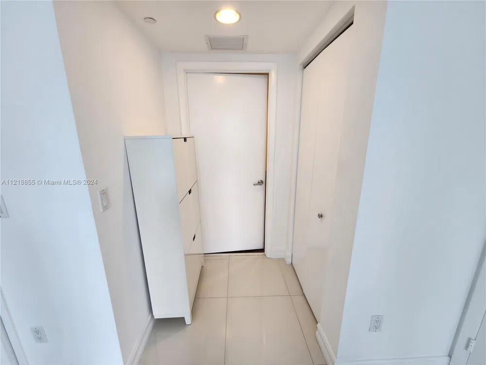 485 Brickell Ave #2504 Miami, FL 33131