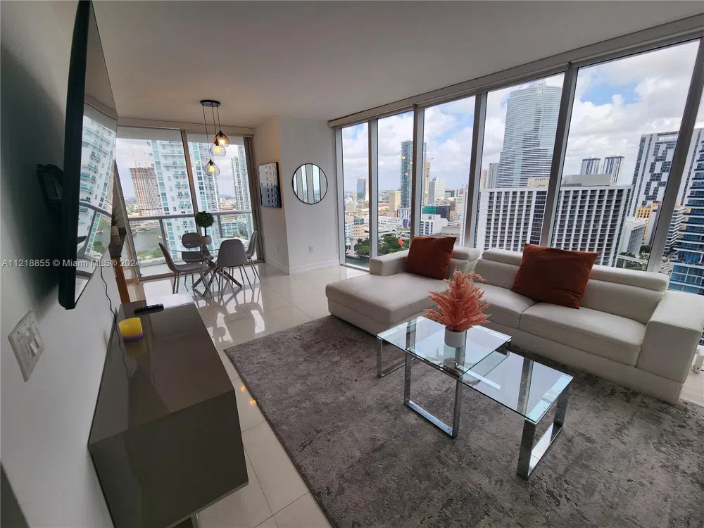 485 Brickell Ave #2504 Miami, FL 33131