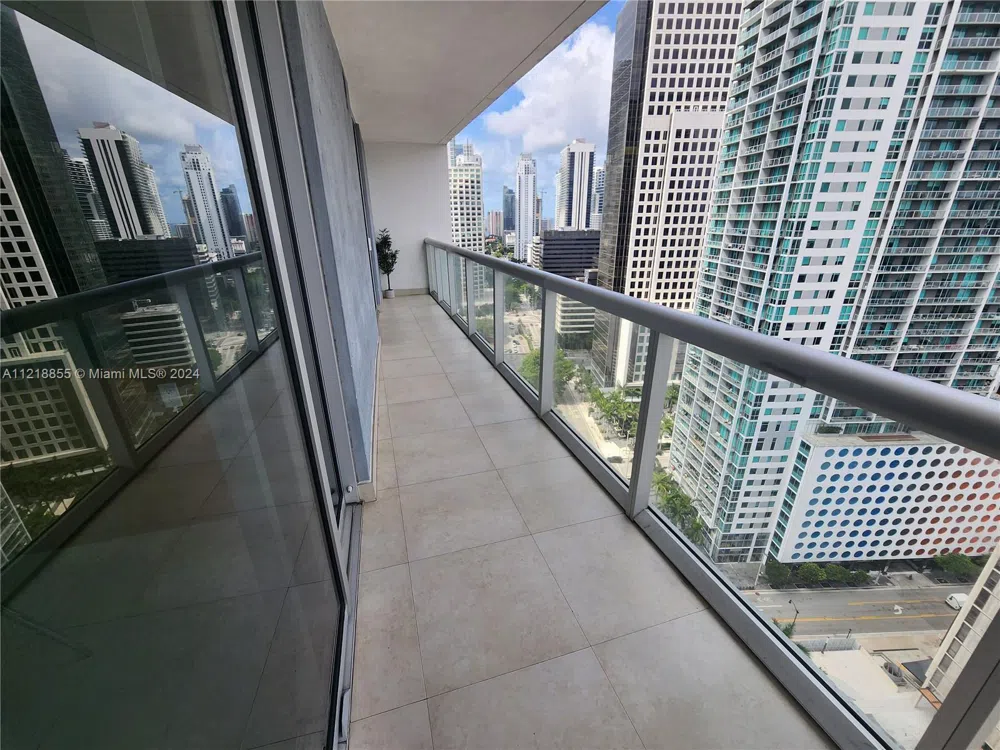485 Brickell Ave #2504 Miami, FL 33131