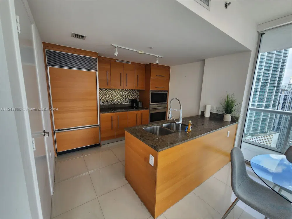 485 Brickell Ave #2504 Miami, FL 33131