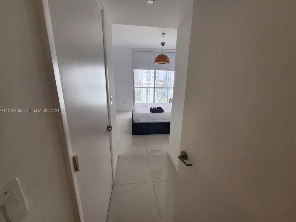 485 Brickell Ave #2504 Miami, FL 33131