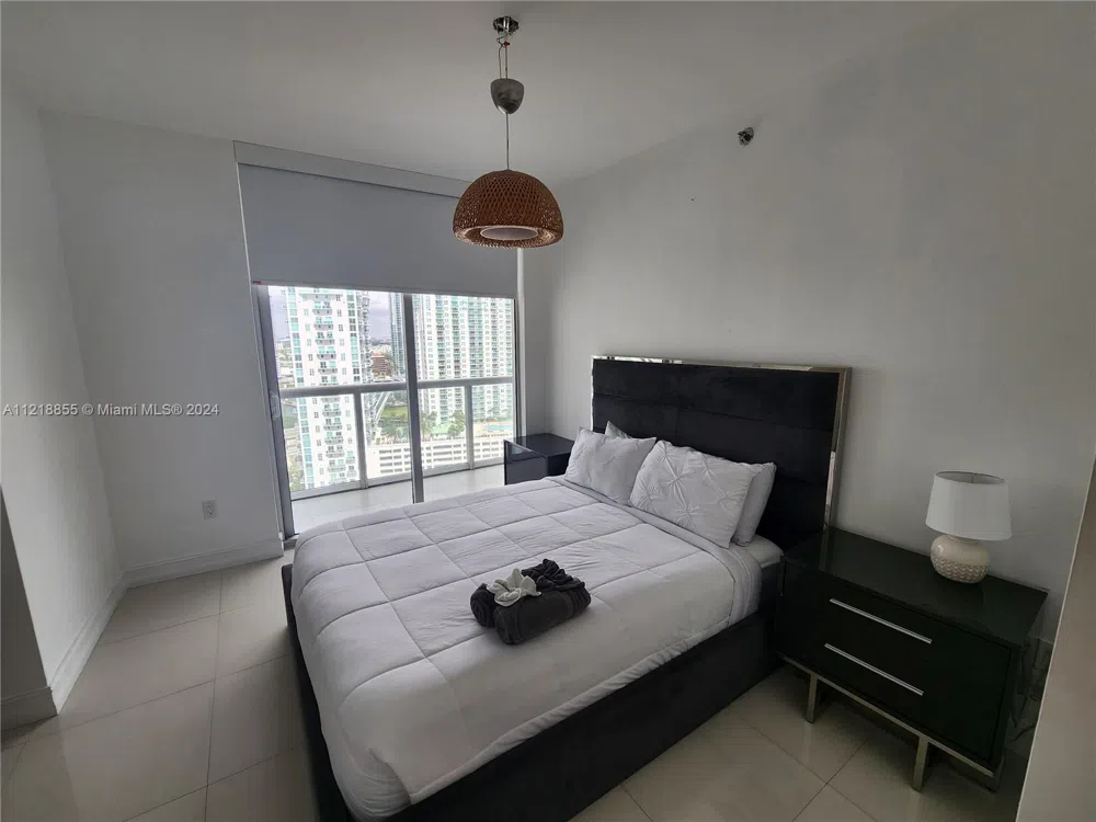 485 Brickell Ave #2504 Miami, FL 33131