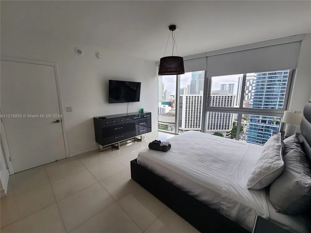 485 Brickell Ave #2504 Miami, FL 33131