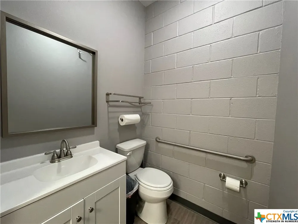 1409 Bishop Street San Marcos, TX 78666