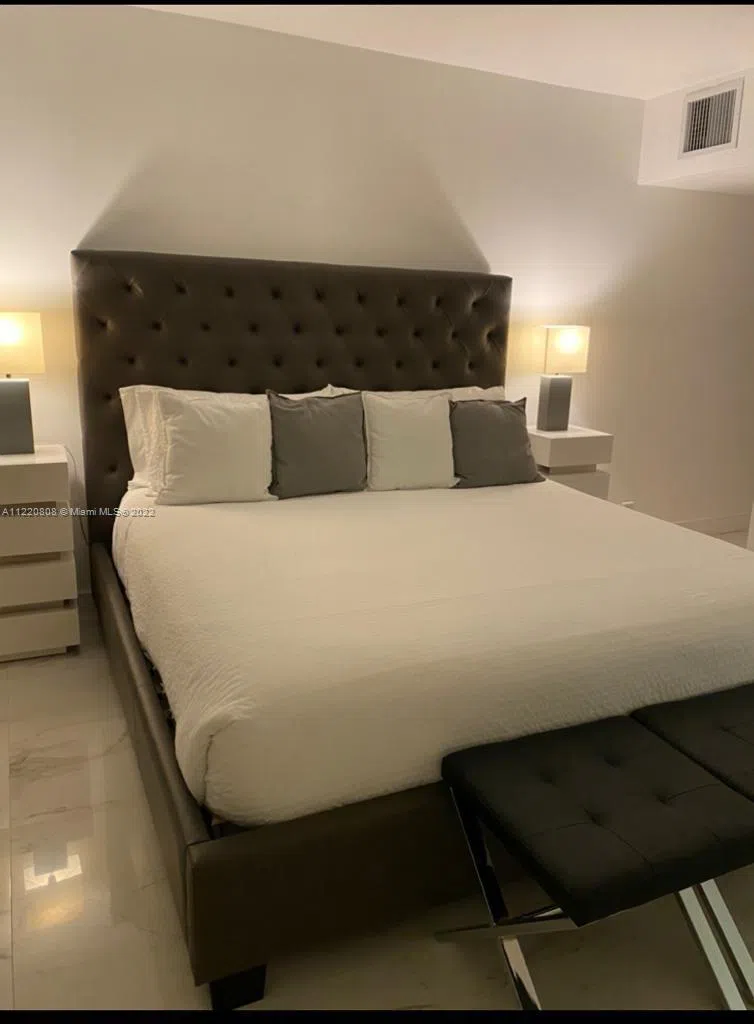 2301 Collins Ave #1503 Miami Beach, FL 33139