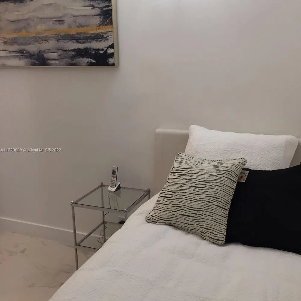 2301 Collins Ave #1503 Miami Beach, FL 33139