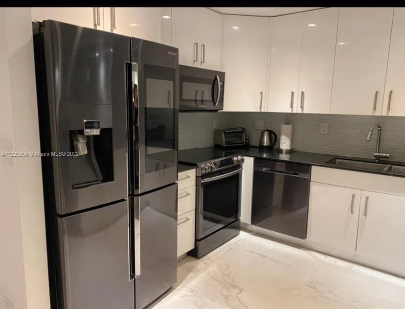 2301 Collins Ave #1503 Miami Beach, FL 33139